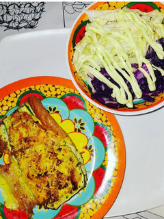 Una foto de ~ Zucchini relleno con panceta y queso ~