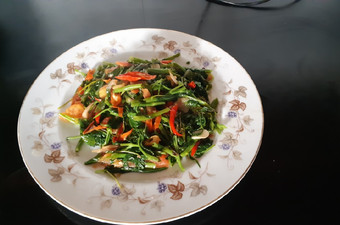 Cara Gampang Membuat Tumis Kangkung, Enak Banget
