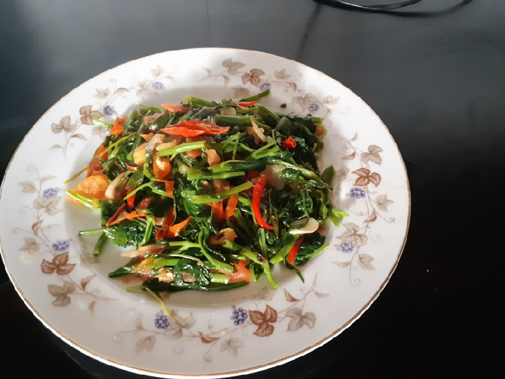 Cara Gampang Membuat Tumis Kangkung, Enak Banget