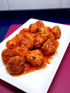 Foto principal de Albóndigas caseras con tomate