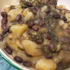 A picture of Fried black beans.