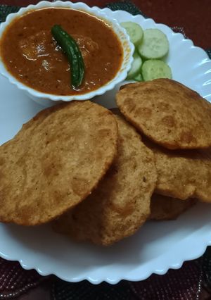 बेडमी पूरी और आलू की सब्जी रेसिपी मुख्य फोटो