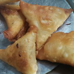 A picture of Vegetable samosa.