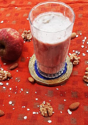शुगरफ्री ओट्स मिल्क शेक (sugar free oats milkshake recipe in hindi) रेसिपी मुख्य फोटो