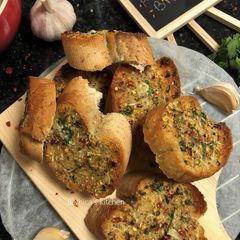 A picture of Garlic Bread.