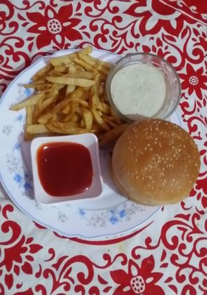 A picture of Chicken cheese burger.
