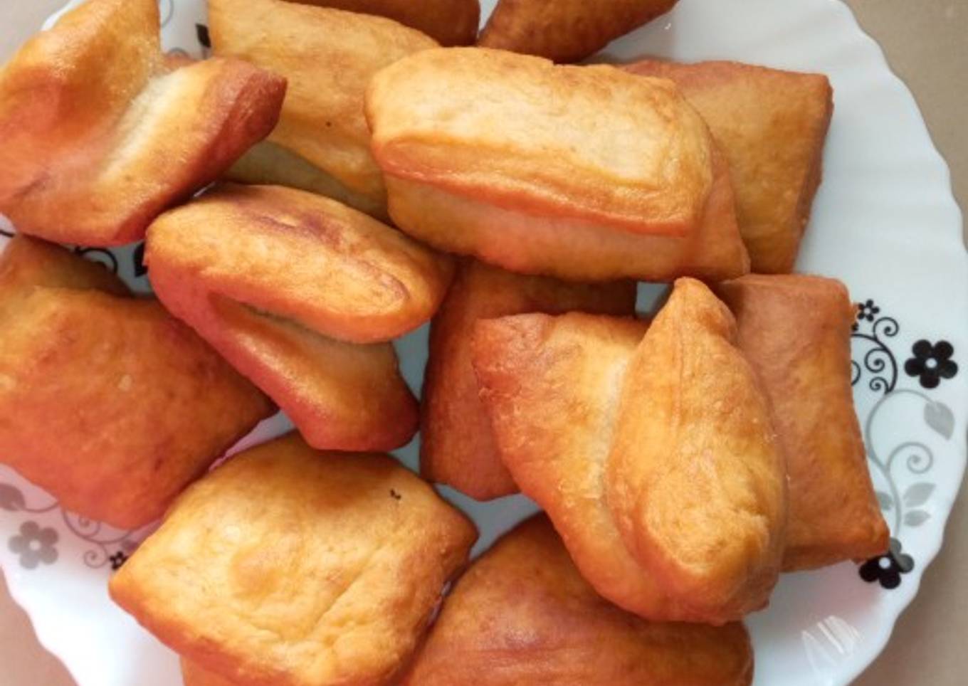 Fluffy mandazi
