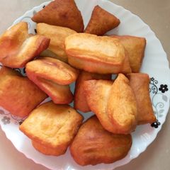 A picture of Fluffy mandazi.