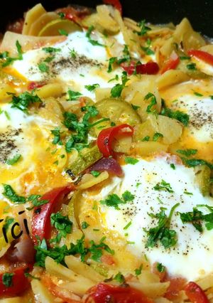 O poză a rețetei Shakshuka în varianta Licuriciului.