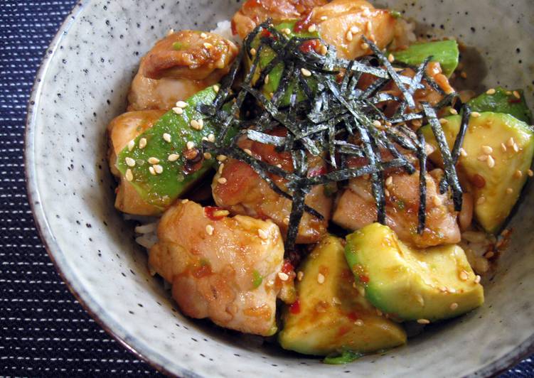 Simple Way to Make Ultimate Garlic Teriyaki Chicken &amp; Avocado Rice Bowl