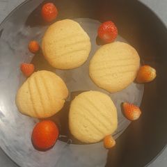 A picture of Vanilla Essence Fork Biscuits.