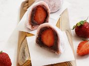 Gambar mochi strawberry