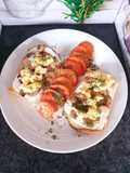 Tartines forestières aux œufs brouillés
