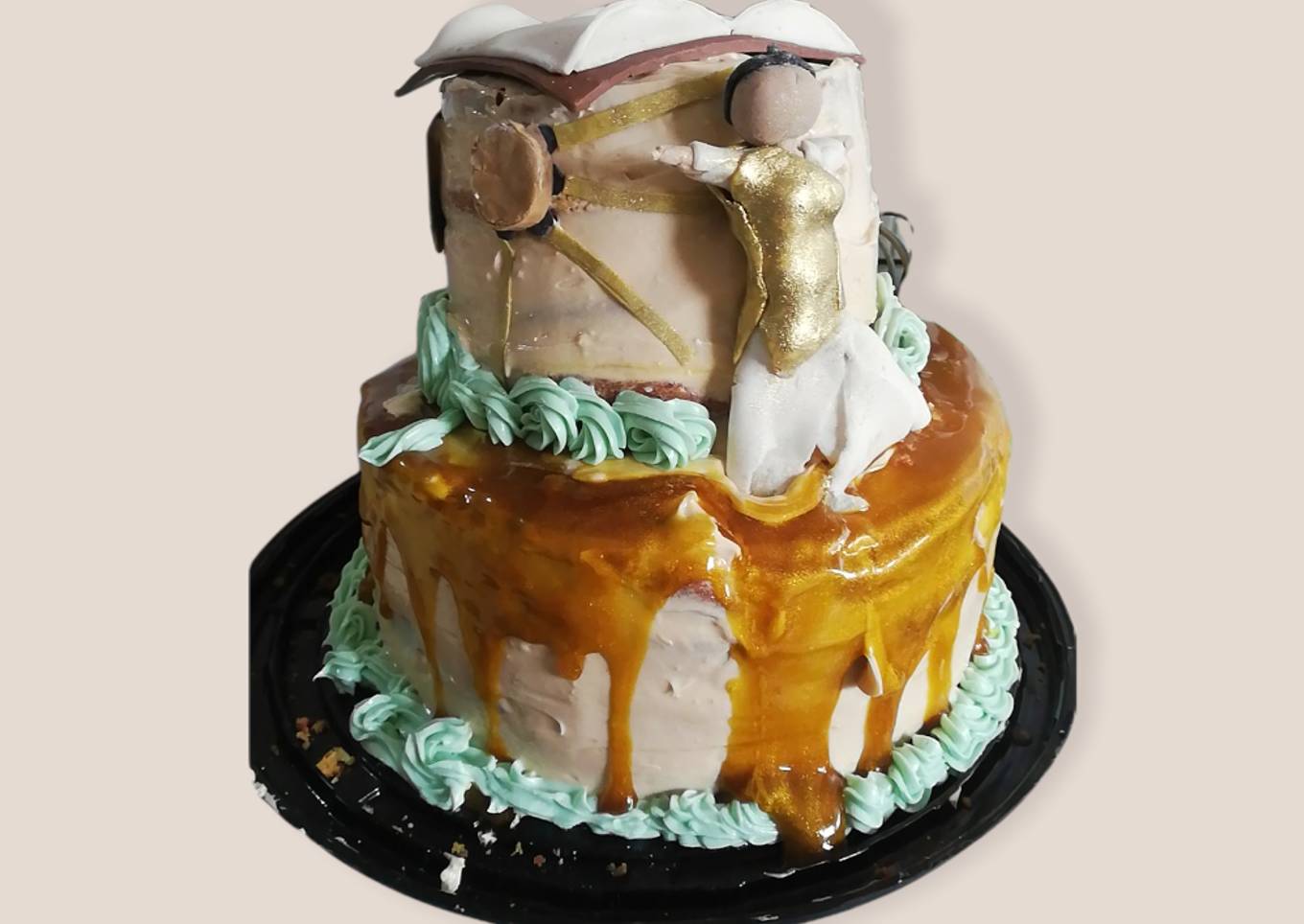 Pastel de zanahoria con formas de fondant