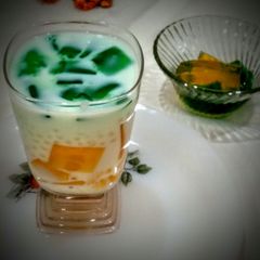 A picture of Sago Milk and jelly drink.