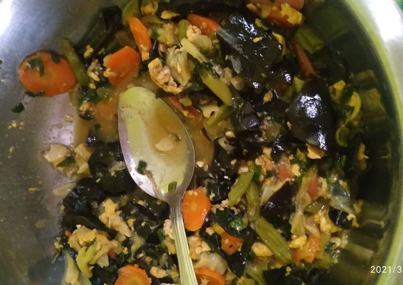 Capcay goreng jamur kuping