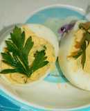 * Huevos Rellenos con mayonesa y perejil *