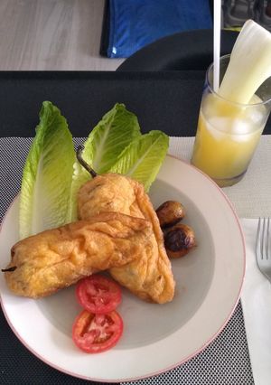 Una foto de Chiles poblanos rellenos araceli
