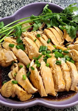รูปของ อกไก่ต้มซีอิ้ว