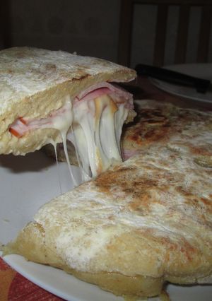 Sonkás sajtos krumplilepény recept fotója