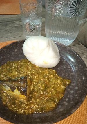 A picture of Tuwan shinkafa and okoro soup.