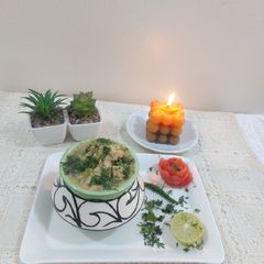 A picture of White Chicken handi/ restaurant style authentic.