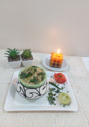 A picture of White Chicken handi/ restaurant style authentic.