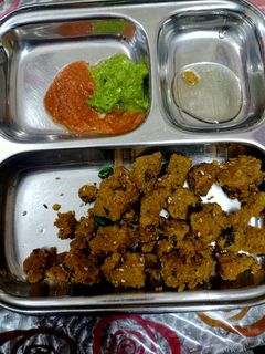 મેથી દૂધી કોથમીર ના મુઠીયા (Methi Dudhi Kothmir Muthiya Recipe In Gujarati) રેસીપી મુખ્ય ફોટો