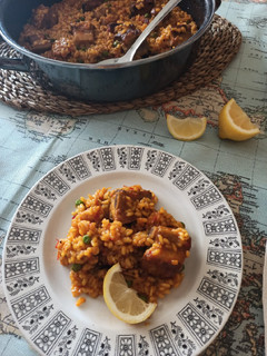 Una foto de Arroz con costillas