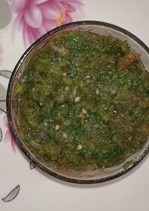 A picture of Coriander chutney.