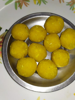 Oil free mothichoor laddu செய்முறை முக்கிய புகைப்படம்