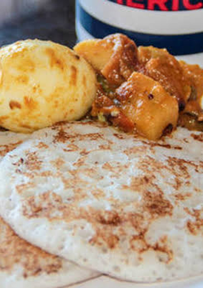 தோசை மற்றும் முட்டை கிரேவி (Dosai and muttai gravy recipe in tamil) செய்முறை முக்கிய புகைப்படம்