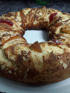 Una foto de Roscón de Reyes de bollería