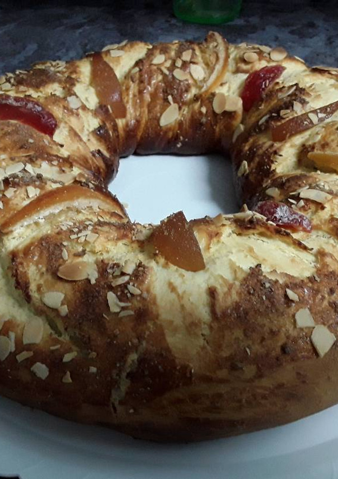 Una foto de Roscón de Reyes de bollería
