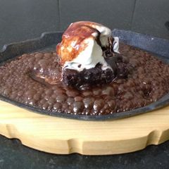 A picture of Sizzler brownie.
