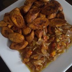 A picture of Plantain with sauce.