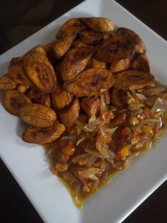 A picture of Plantain with sauce.