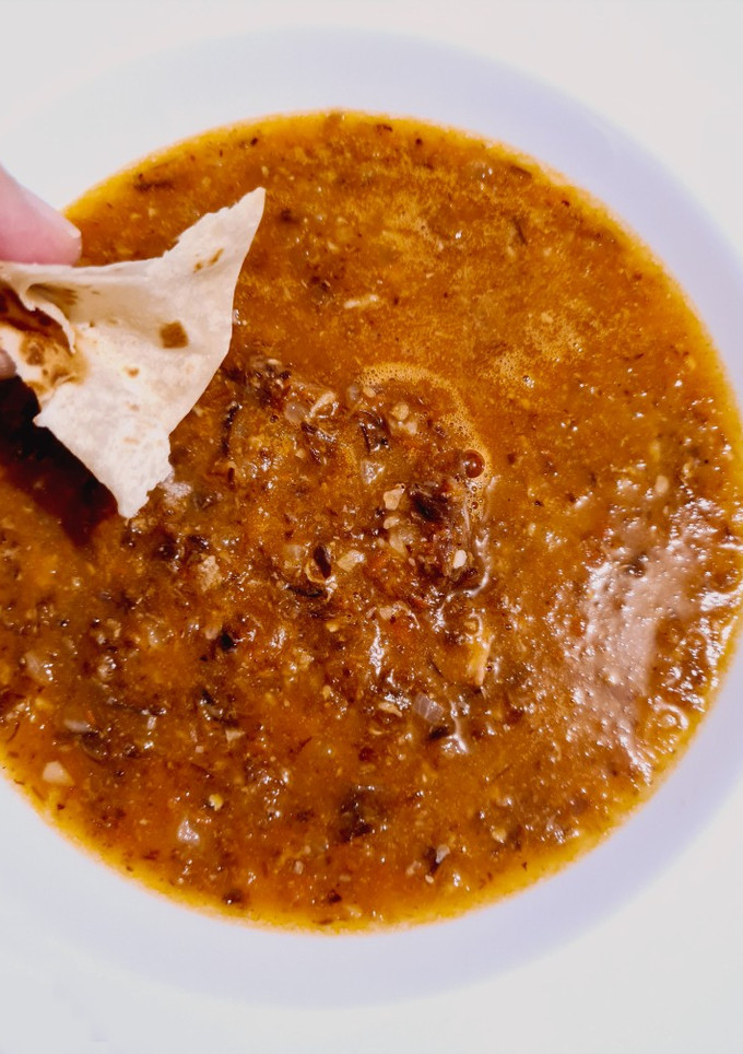 Una foto de Caldillo de carne seca con tortillas de harina, a mi estilo