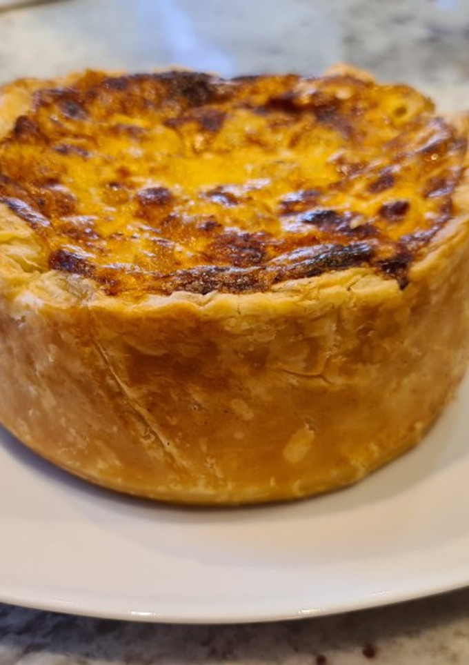 Una foto de Quiche de gambas, puerros y calabacín