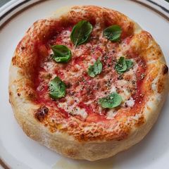 A picture of Margherita pizza.