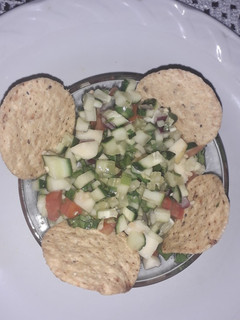 Una foto de Pico de gallo con pepino y guayaba