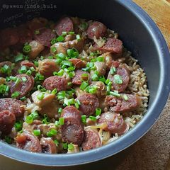 A picture of Chicken and Chinese Sausage Rice (Rice Cooker).
