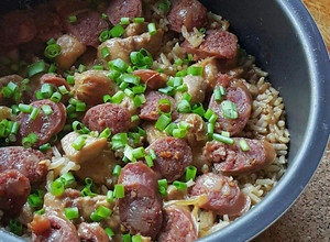 A picture of Chicken and Chinese Sausage Rice (Rice Cooker).