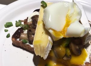 Una foto de Toston de Portobello y Queso Brie