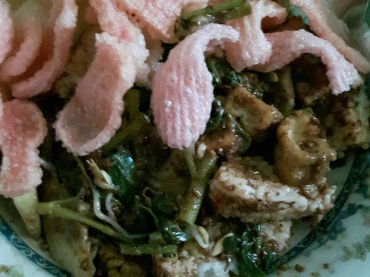 Langkah Gampang Membikin Resep Rujak Petis Simple yang Uenak Anti Ribet, Lezat