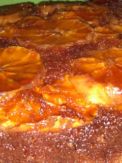 Una foto de Torta invertida de naranjas!!🍊🍊