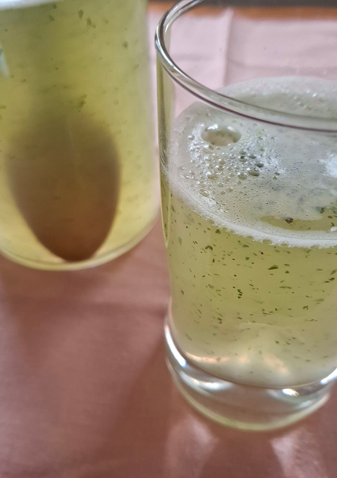 Una foto de Agua de hierbabuena