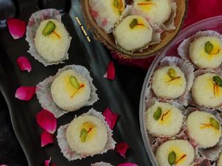 नारियल लड्डू (coconut laddu recipe in Hindi)