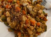 Una foto de arroz pollo teriyaki
