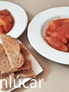 Una foto de Calamares en salsa tradicional